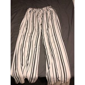 American Eagle flowey pants